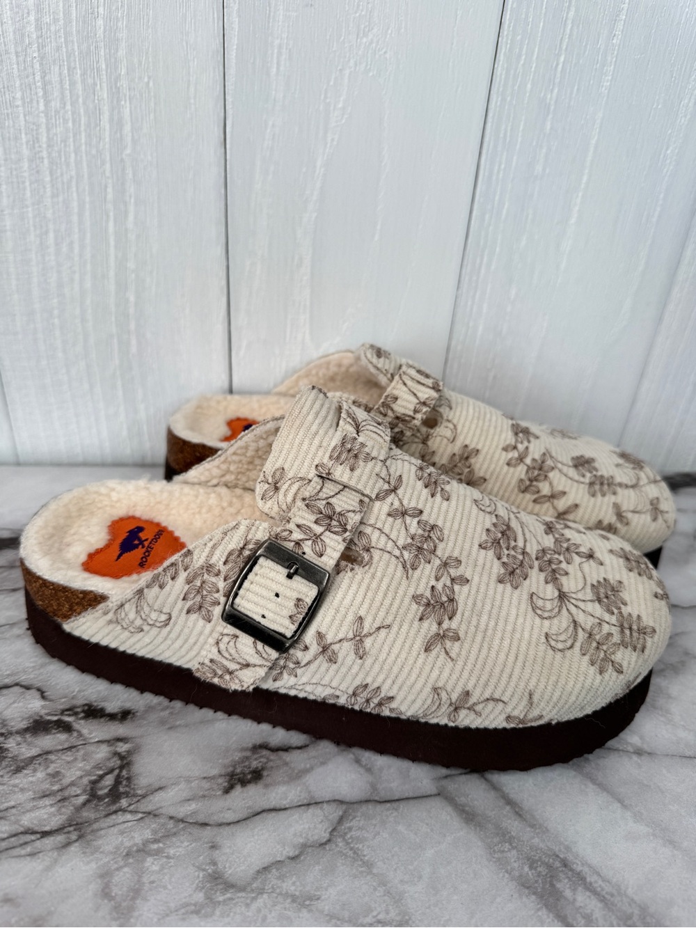 Rocket Dog Beige Floral Corduroy Clog Slippers Faux Fur Lined